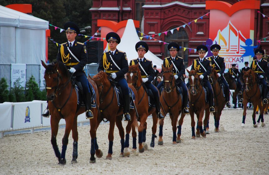 На "Спасской башне" выступил Кавалерийский почетный эскорт 6 фото