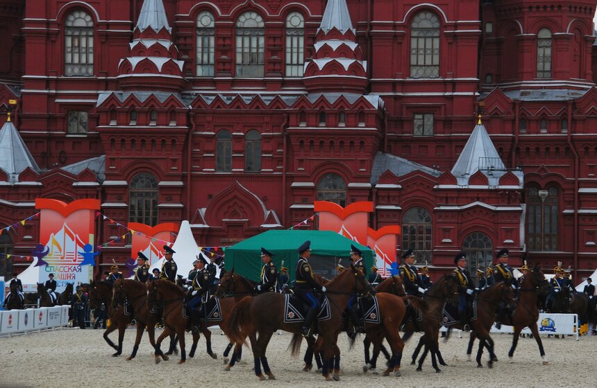 На "Спасской башне" выступил Кавалерийский почетный эскорт 1 фото