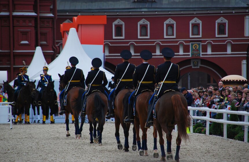 На "Спасской башне" выступил Кавалерийский почетный эскорт 3 фото