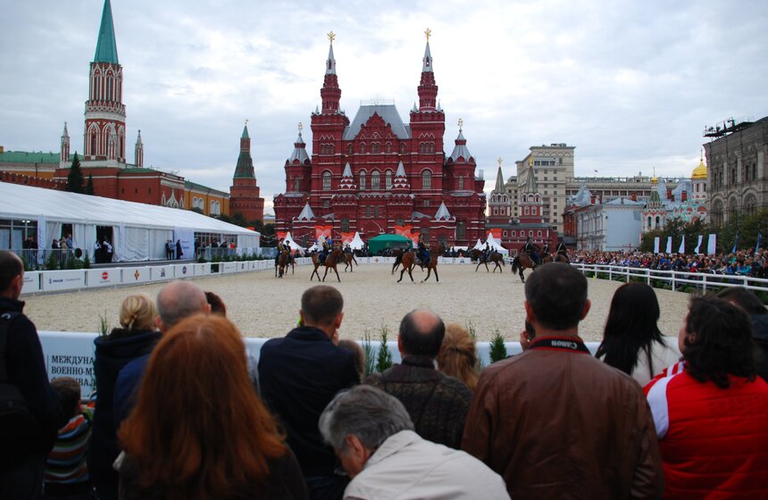 На "Спасской башне" выступил Кавалерийский почетный эскорт 5 фото