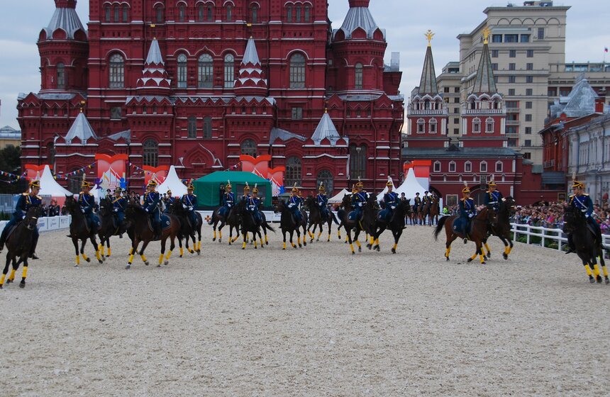 На "Спасской башне" выступил Кавалерийский почетный эскорт 11 фото
