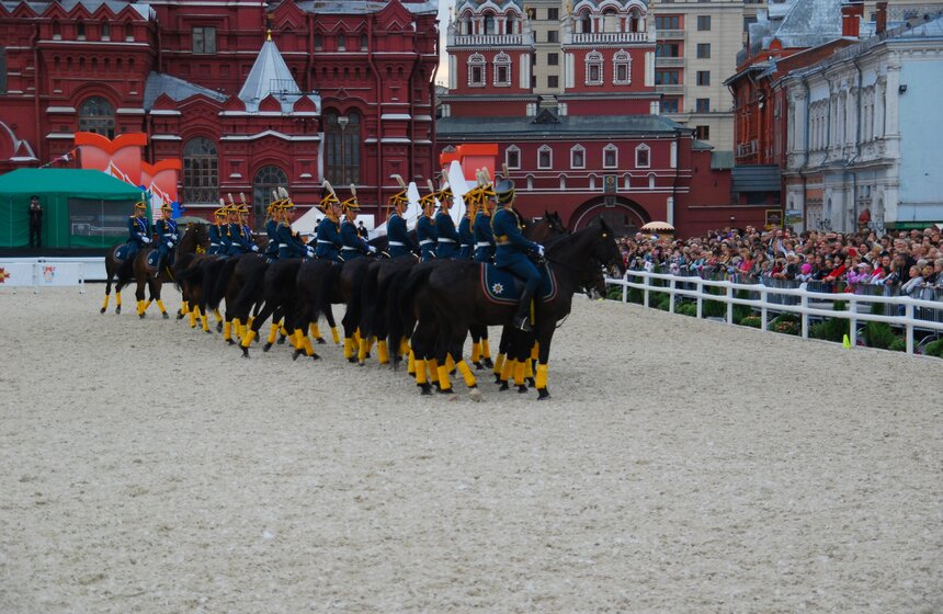 На "Спасской башне" выступил Кавалерийский почетный эскорт 12 фото