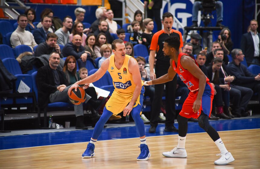 Позже ЦСКА все-таки уступил "Маккаби" два очка на заключительной 10-минутке, счет стал 62:64