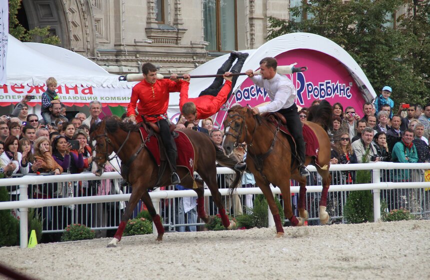 На Красной площади прошли показательные конные выступления 15 фото