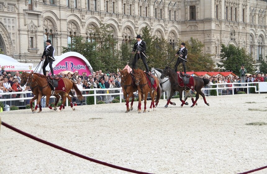 На Красной площади прошли показательные конные выступления 7 фото