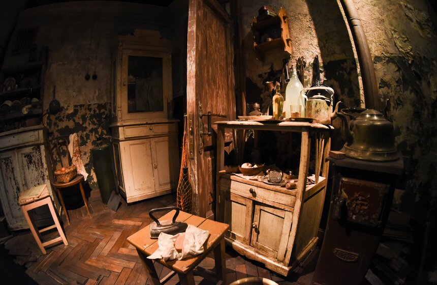 Выставка "Явление героя. В поисках Михаила Булгакова" разработана совместно с проектом ВДНХ и музеем Михаила Афанасьевича Булгакова