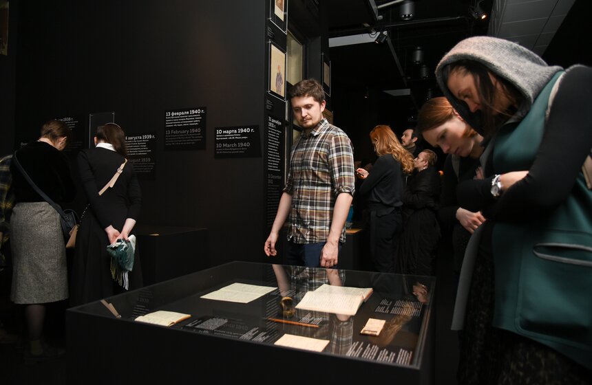 Вторая часть экспозиции – "Я, к сожалению, не герой"