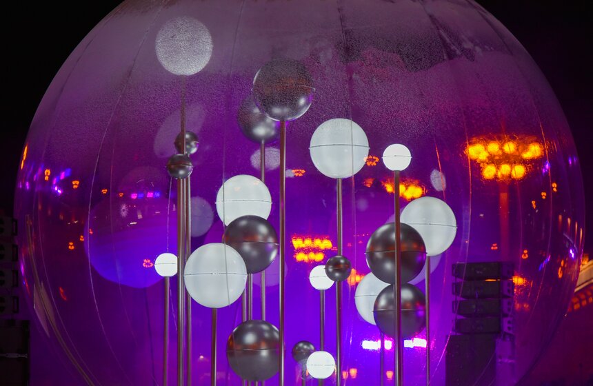 Город зимы представляет собой площадь 34 тысячи квадратных метров, на которой расположились всевозможные зимние забавы для взрослых и детей