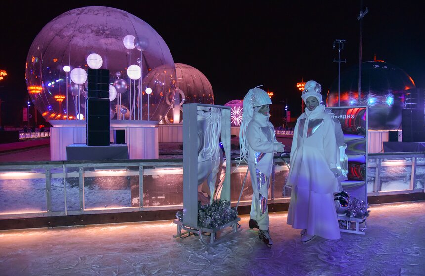 Город зимы будет работать с 30 ноября до 10 марта 2019 года. Он начинается с площади перед аркой Главного входа на ВДНХ