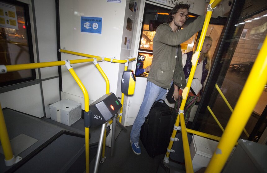 Ночные троллейбусы, автобусы и трамвай запустили в Москве 6 фото