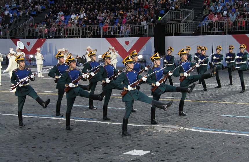 Фестиваль "Спасская башня" открылся на Красной площади 2 фото