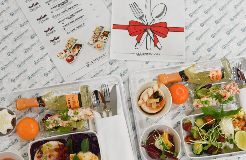 Российские перевозчики заказали у Domodedovo Catering более пяти тысяч бутылок шампанского для рейсов, вылетающих 31 декабря