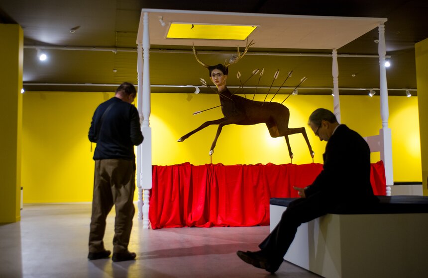 Кроме того, зрители увидят фото- и видеодокументами из музейных и частных собраний