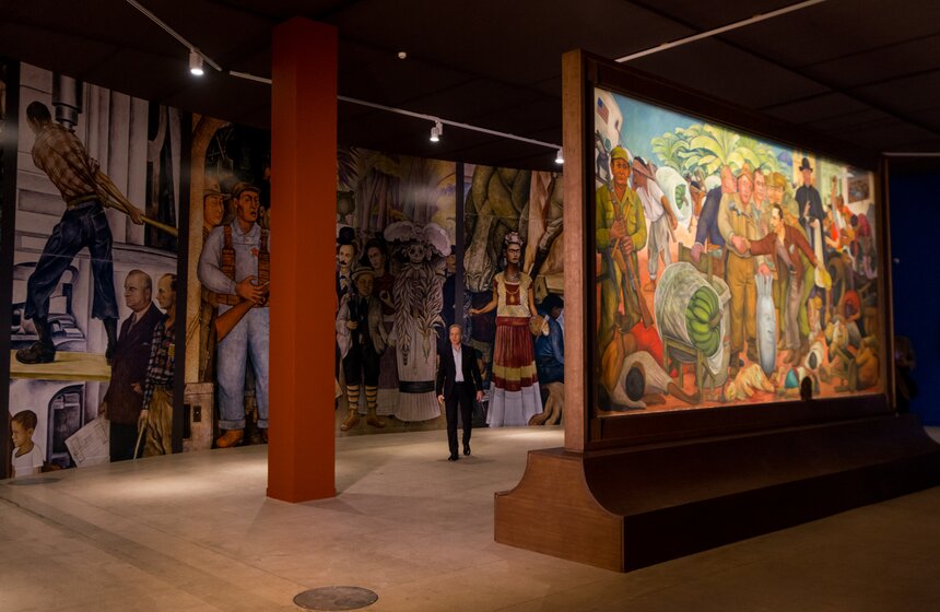 На экспозиции можно проглядеть все этапы творчества Диего Риверы