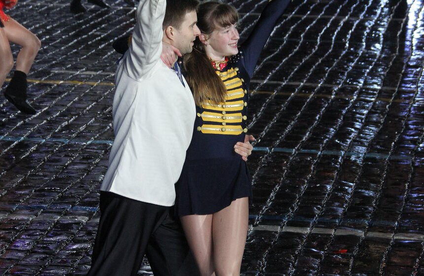 На Красной площади проходит пятое представление "Спасской башни" 17 фото