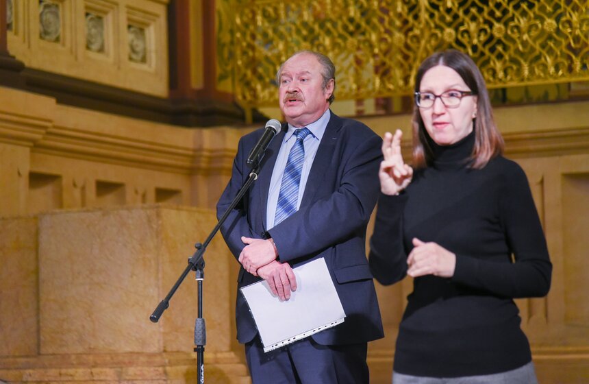 Отдельный зал посвящен серии малоизвестных жанровых акварелей Гампельна из собрания московского коллекционера Бахрушина