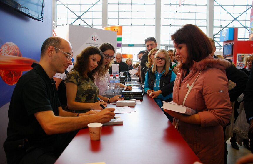 Бернар Вербер представил новый роман "Третье человечество" 8 фото