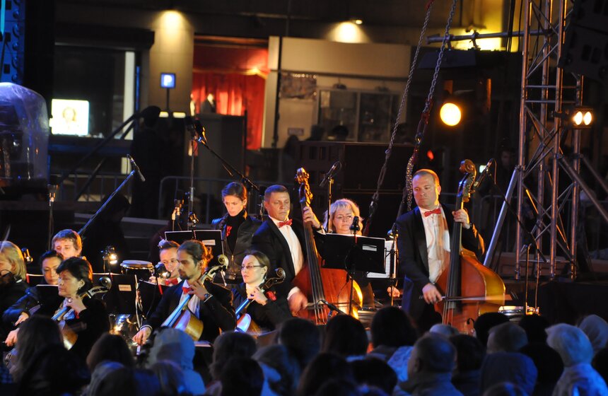 На Театральной площади состоялся концерт классической музыки 7 фото