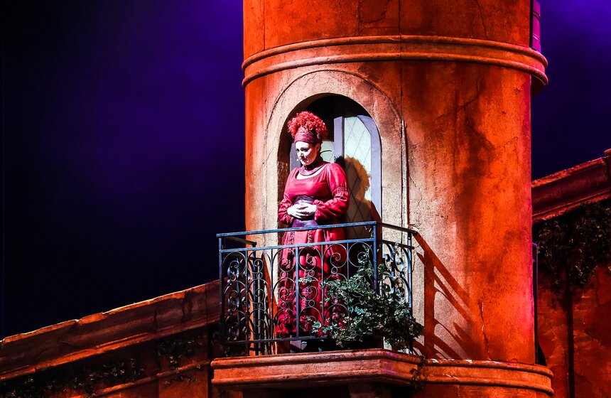 Россию приехала постановка 2010 года, с успехом гастролирующая по всему миру