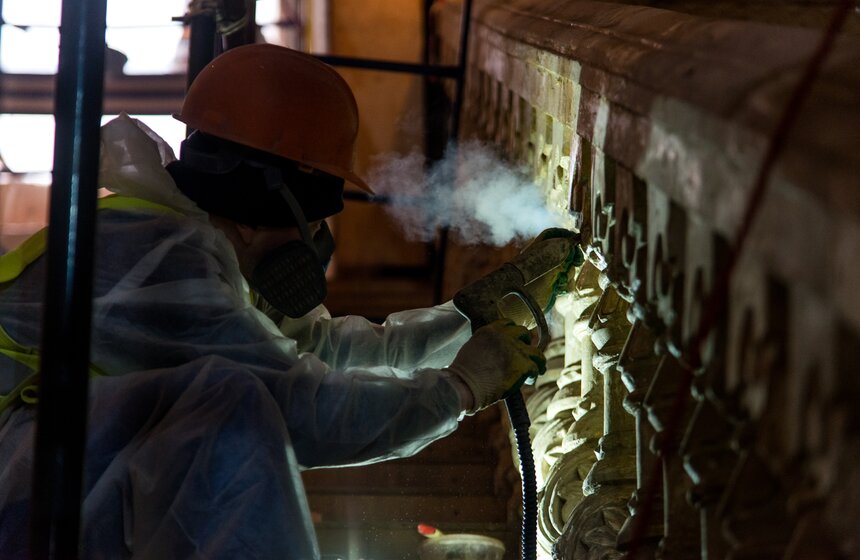 Работы ведут около тысячи специалистов