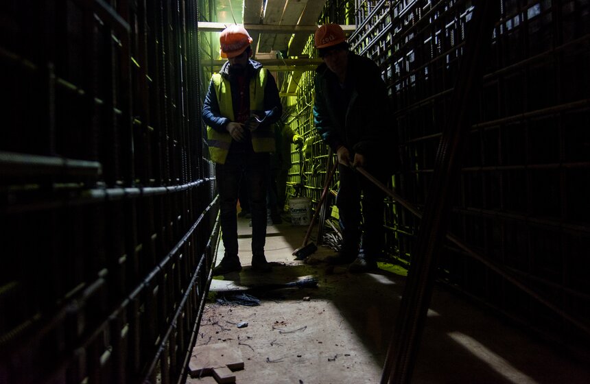 Во время строительных работ рабочие вручную подняли на поверхность около 30 тысяч кубометров грунта