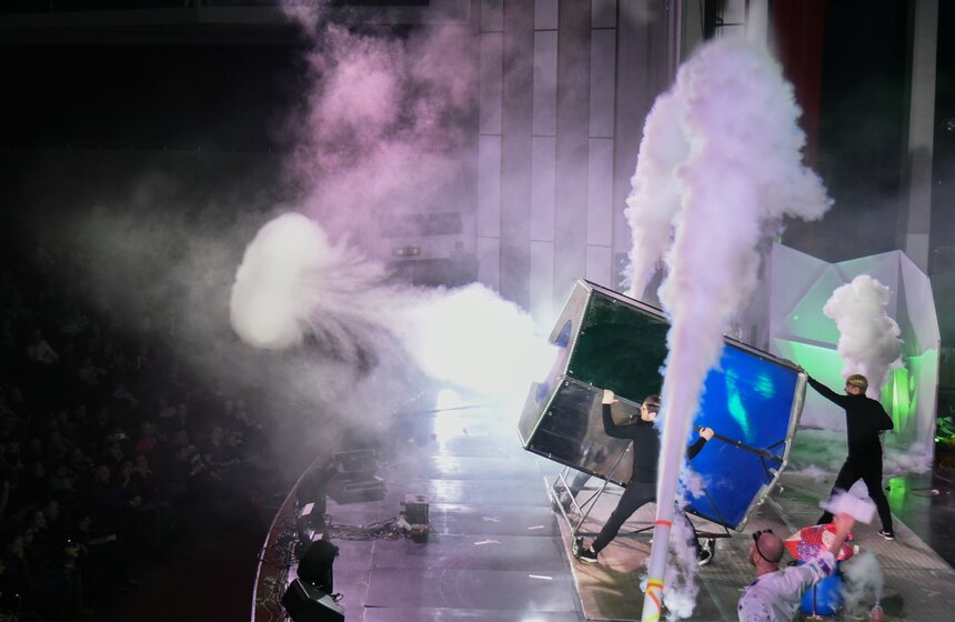 По входному билету можно было посещать их весь день без ограничения