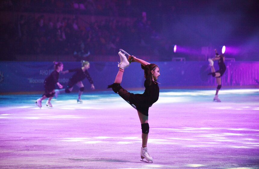 Международный детский фестиваль танцев на льду дает возможность любительским коллективам представить свои постановки на одной из главных ледовых арен в России