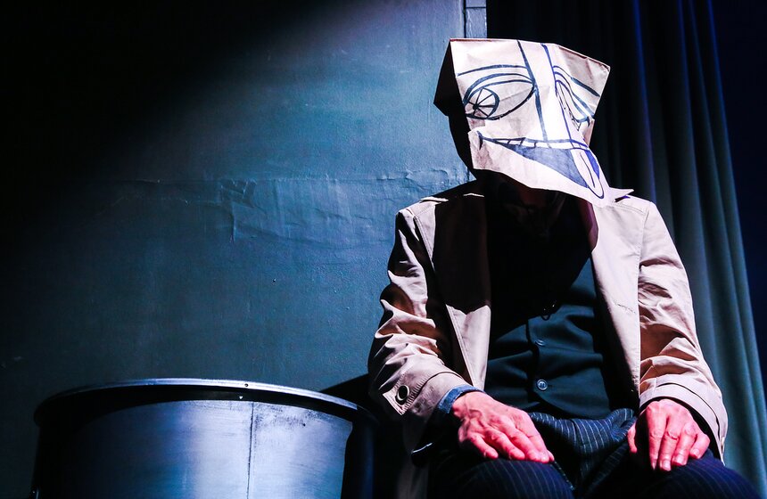 На сцене может происходить абсолютно все что угодно