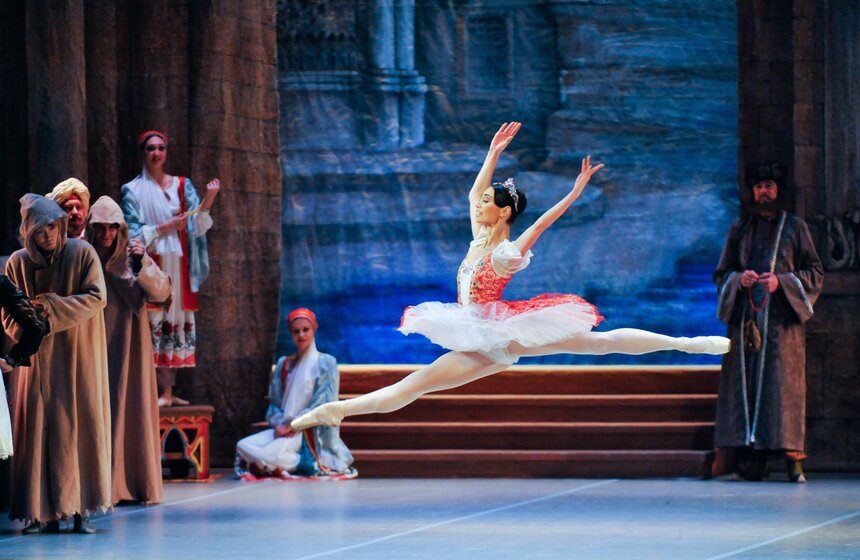 11 марта Воронежский театр оперы и балета показал на фестивале "Золотая Маска" балет "Корсар". В качестве постановщика театр пригласил хореографа, балетмейстера-реставратора, заслуженного артиста России Юрия Бурлаку. Наряду с ведущими солистами в спектакле заняты недавние выпускники Воронежского хореографического училища, ставшие впоследствии гордостью Воронежского балета, – народный артист РФ Анатолий Головань, заслуженные артисты РФ Сания Куртосманова и Евгений Попов.