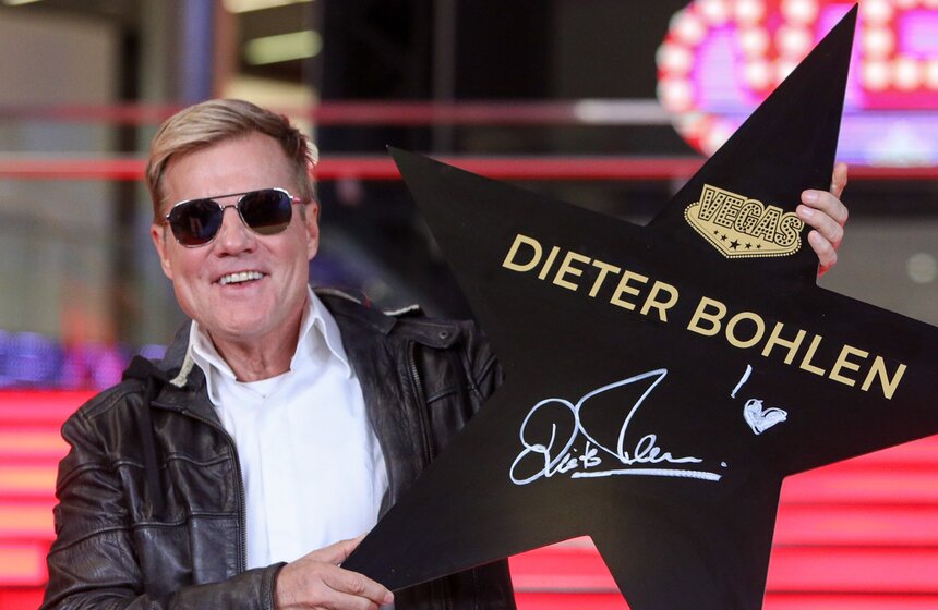 14 марта, накануне единственного концерта в "Крокус Сити Холл", основатель и участник музыкального дуэта Modern Talking Дитер Болен встретился с фанатами и подписал именную звезду для "Аллеи славы".