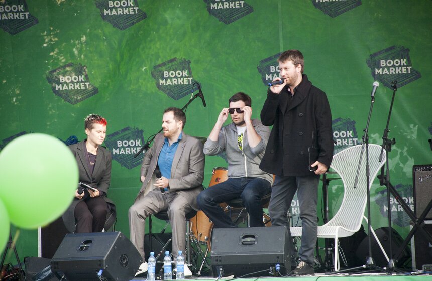 В парке "Музеон" провели дискуссионные встречи с писателями 7 фото