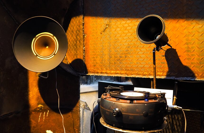 Природа и цивилизация, генетика и искусство, феномен экологии в культуре и науке — эти темы постоянно присутствуют на арт-территории заповедника Ботанического сада МГУ