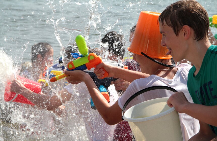 В Строгино состоялась водная битва 15 фото