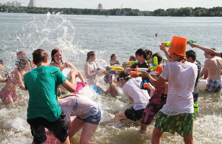 В Строгино состоялась водная битва 10 фото