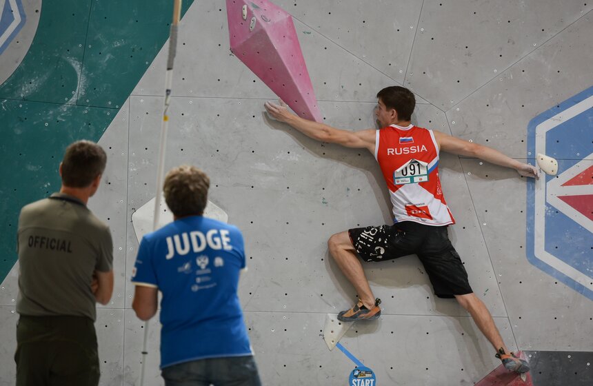 До начала соревнований никто из спортсменов не видел трассу, она каждый раз меняется.