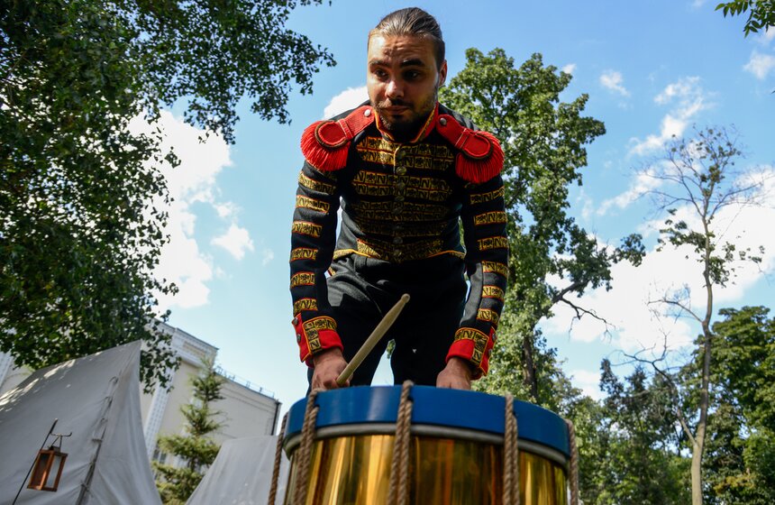 Не обошлось, разумеется, и без музыкальных выступлений.