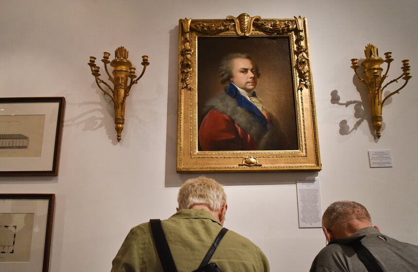 На экспозиции будут представлены живописный портрет Н. Б. Юсупова, портреты крепостных актеров, гравюры, иллюстрированные альбомы с изображениями актеров и видами театров, редкие книги с ценным переплетом