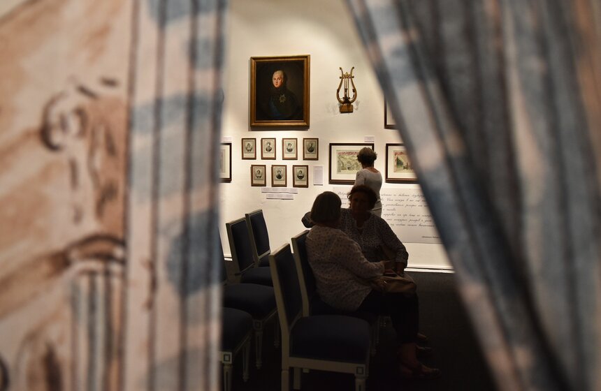 Согласно Пьетро Гонзага, цель театра — создание впечатляющей иллюзии, "радости иллюзии"