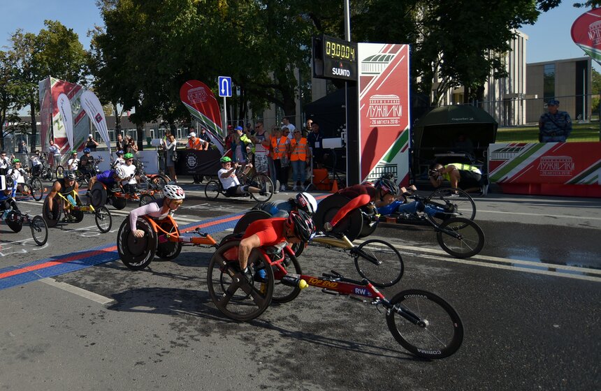 "Беги, Форрест!" Как проходил полумарафон "Лужники" 4 фото