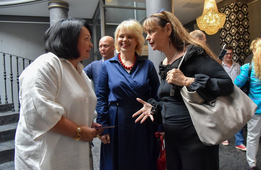 В новом 93-м сезоне театра имени Ермоловой его худрук Олег Меньшиков поставит "Макбета".