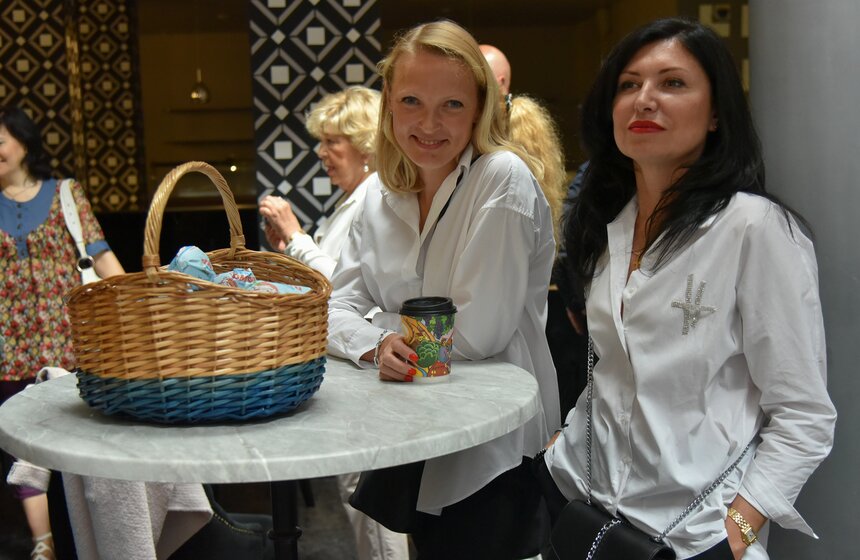 Предполагалось, что премьера "Макбета" состоится в 92 сезоне, но была перенесена из-за того, что, по словам Меньшикова, "молодые режиссеры оказались совершенно беспомощны перед этим материалом".