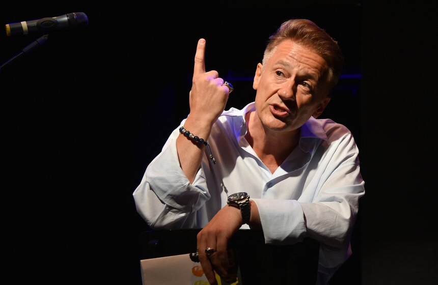 В спектакле будут заняты только молодые артисты труппы, что станет своеобразным манифестом творческих устремлений коллектива.