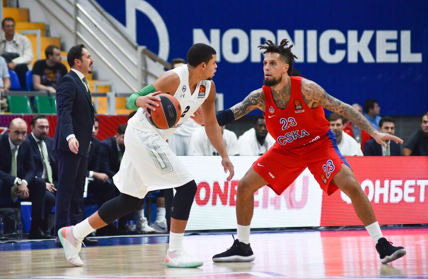 Третья четверть была выиграна со счетом 26-10, а в начале четвертой перевес хозяев вырос до двузначного