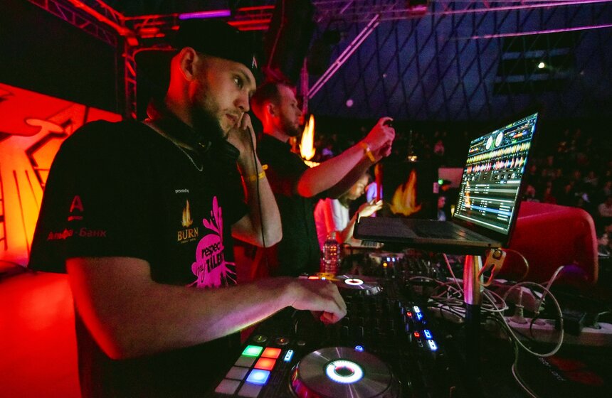 Respect My Talent – это отличная музыка, атмосфера и шоу