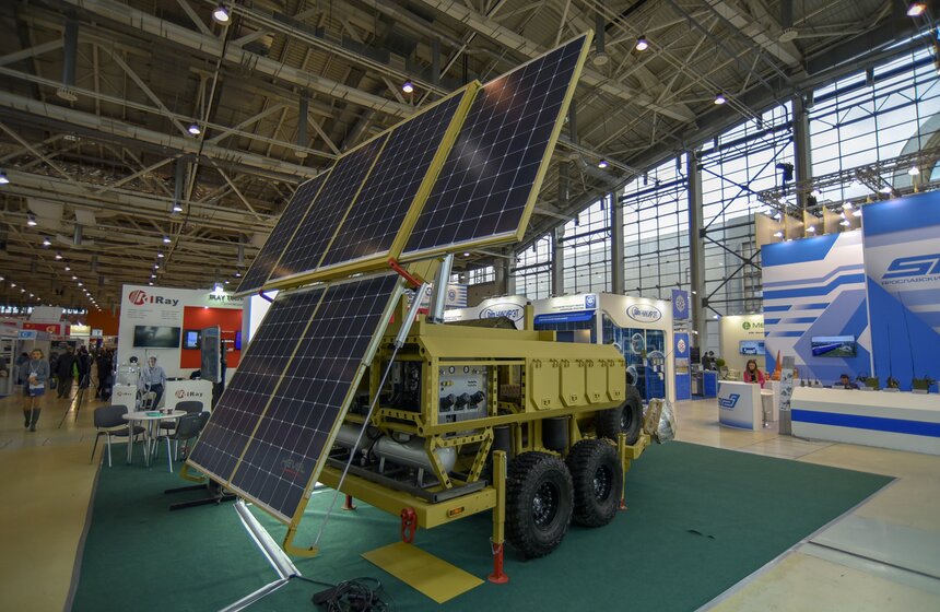 В экспозиции были представлены современное вооружение и военная техника, военная радиоэлектроника, оружие и экипировка, робототехнические комплексы и системы, средства тылового обеспечения
