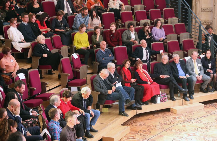 Премия "Ясная Поляна" объединяет ключевых экспертов и выступает навигатором по современной литературе, формируя списки лучших российских и переводных книг