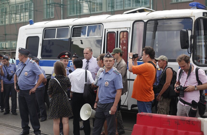 Акция оппозиции у здания Следственного комитета 13 фото