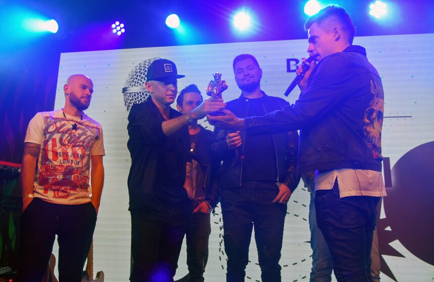 Лучшим ВИА оргкомитет премии признал группу "Звери"