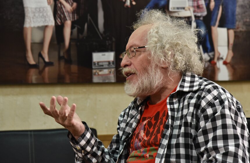 Героем выпуска стал главный редактор радиостанции "Эхо Москвы" Алексей Венедиктов