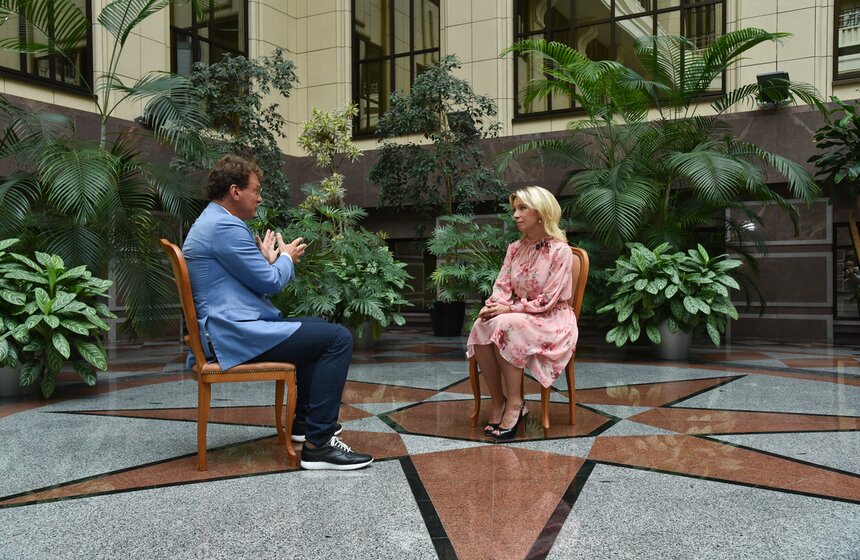 В интервью Евгению Додолеву она рассказала